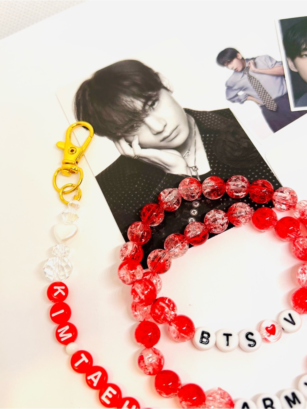 (7pcs) BTS V TAEHYUNG BRACELET KEYCHAIN PHOTOCARD STICKER BUNDLE - Picture 5 of 8